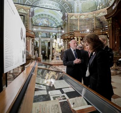 Am 18. Dezember 2019 er&ouml;ffnete Bundeskanzlerin Brigitte Bierlein die Ausstellung &bdquo;Beethoven. Menschenwelt und G&ouml;tterfunken&ldquo; in der &Ouml;sterreichischen Nationalbibliothek.