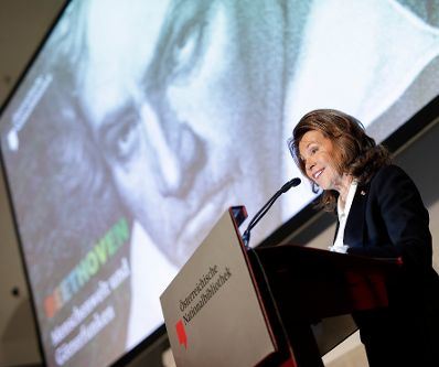 Am 18. Dezember 2019 er&ouml;ffnete Bundeskanzlerin Brigitte Bierlein die Ausstellung &bdquo;Beethoven. Menschenwelt und G&ouml;tterfunken&ldquo; in der &Ouml;sterreichischen Nationalbibliothek.