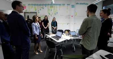 Am 20. Dezember 2019 besuchte Bundeskanzlerin Brigitte Bierlein die Redaktion der Wiener Zeitung.