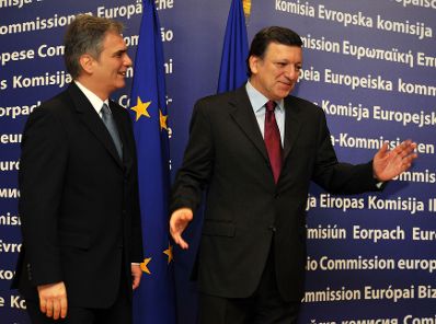 Donnerstag, den 11. Dezember 2008 traf &Ouml;sterreichs Bundeskanzler Werner Faymann (L) in Br&uuml;ssel, Belgien im Vorfeld der Wintertagung des Europ&auml;ischen Rates der EU-Staats- und Regierungschefs und Au&szlig;enminister mit EU-Kommisssionspr&auml;sident Jos&eacute; Manuel Durao Barroso (R) zu einem Vieraugengespr&auml;ch zusammen.