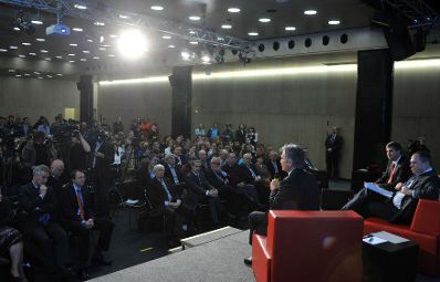 Montag, den 23. November 2009 fand an der Fachhochschule in St. P&ouml;lten, Nieder&ouml;sterreich die Auftaktveranstaltung &quot;'EUROPA-DIALOG&quot; mit Bundeskanzler Werner Faymann und Au&szlig;enminister Michael Spindelegger statt.