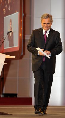 Dienstag, den 2. Dezember 2009, hielt Bundeskanzler Werner Faymann in der Wiener Hofburg die Grundsatzrede &quot;&Ouml;sterreich Gemeinsam&quot; aus Anlass des ersten Jahrestags der Bundesregierung.