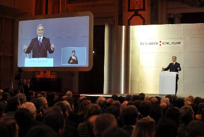 Dienstag, den 2. Dezember 2009, hielt Bundeskanzler Werner Faymann in der Wiener Hofburg die Grundsatzrede &quot;&Ouml;sterreich Gemeinsam&quot; aus Anlass des ersten Jahrestags der Bundesregierung.