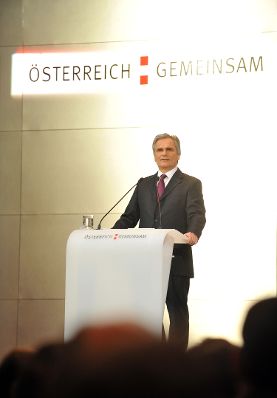 Dienstag, den 2. Dezember 2009, hielt Bundeskanzler Werner Faymann in der Wiener Hofburg die Grundsatzrede &quot;&Ouml;sterreich Gemeinsam&quot; aus Anlass des ersten Jahrestags der Bundesregierung.