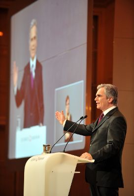 Dienstag, den 2. Dezember 2009, hielt Bundeskanzler Werner Faymann in der Wiener Hofburg die Grundsatzrede &quot;&Ouml;sterreich Gemeinsam&quot; aus Anlass des ersten Jahrestags der Bundesregierung.