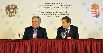 Donnerstag, den 15. Oktober 2009 fand im Schloss Esterhazy in Eisenstadt, Burgenland die dritte gemeinsame Sitzung der Bundesregierung der Republik &Ouml;sterreich und der Regierung der Republik Ungarn statt. Im Bild &Ouml;sterreichs Bundeskanzler Werner Faymann (L) und der ungarische Premierminister Gordon Bajnai (R) bei der anschlie&szlig;enden Pressekonferenz.