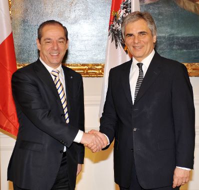Freitag, den 4. Dezember 2009 traf Bundeskanzler Werner Faymann (r.) im Bundeskanzleramt in Wien mit dem Premierminister der Republik Malta Lawrence Gonzi (l.) zu politischen Gespr&auml;chen zusammen.