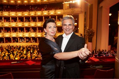 Bundeskanzler Werner Faymann gemeinsam mit dem seiner Ehefrau Martina Ludwig-Faymann am Wiener Opernball 2009.