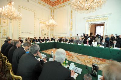 Montag, den 23. November 2009 fand im Bundeskanzleramt in Wien die politische Auftaktveranstaltung 'Eine Strategie f&uuml;r Forschung, Technologie und Innovation in &Ouml;sterreich' unter Leitung von Bundeskanzler Werner Faymann mit Vertretern aus Politik, Wirtschaft, Wissenschaft und Kultur statt.