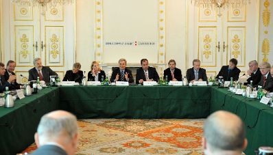 Montag, den 23. November 2009 fand im Bundeskanzleramt in Wien die politische Auftaktveranstaltung 'Eine Strategie f&uuml;r Forschung, Technologie und Innovation in &Ouml;sterreich' unter Leitung von Bundeskanzler Werner Faymann mit Vertretern aus Politik, Wirtschaft, Wissenschaft und Kultur statt.