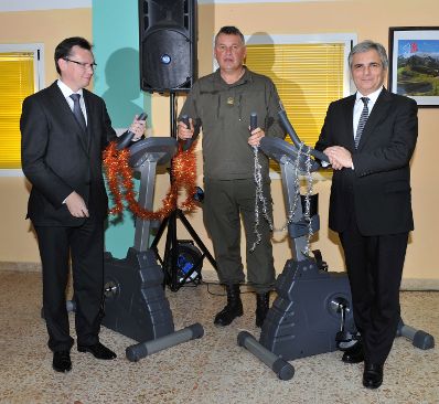 Mittwoch, den 23. Dezember 2009 besuchten &Ouml;sterreichs Bundeskanzler Werner Faymann und Verteidigungsminister Norbert Darabos die &ouml;sterreichischen UNO-Truppen am Golan, Syrien aus Anlass des bevorstehenden Weihnachtsfestes und &uuml;bergaben der Truppe 2 Ergometer als Weihnachtsgeschenk.