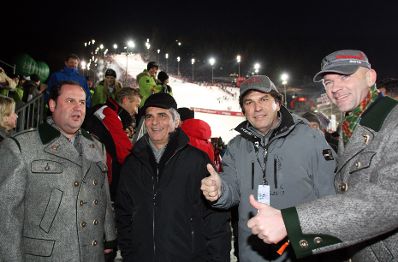 Am 25. J&auml;nner 2011 besuchte der Bundeskanzler den Ski-Weltcup-Nachtslalom der Herren in Schladming. Im Bild (v.l.n.r.) Finanzminister Josef Pr&ouml;ll, Bundeskanzler Werner Faymann, der Steirische Landeshauptmann Franz Voves und der Schladminger B&uuml;rgermeister J&uuml;rgen Winter.