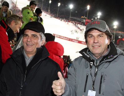 Am 25. J&auml;nner 2011 besuchte der Bundeskanzler den Ski-Weltcup-Nachtslalom der Herren in Schladming. Im Bild Bundeskanzler Werner Faymann (l.) mit dem Steirischen Landeshauptmann Franz Voves (r.).