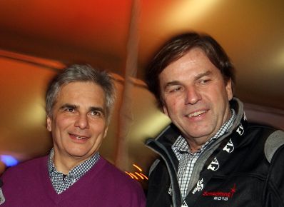 Am 25. J&auml;nner 2011 besuchte der Bundeskanzler den Ski-Weltcup-Nachtslalom der Herren in Schladming. Im Bild Bundeskanzler Werner Faymann (l.) mit dem Steirischen Landeshauptmann Franz Voves (r.).