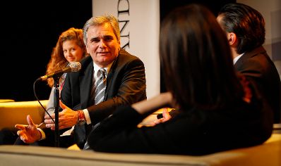 Am 13. Dezember 2011 nahm Bundeskanzler Werner Faymann an der Veranstaltung &quot;Zukunft am Wort - Traumjob Bundeskanzler?&quot; im MuseumsQuartier teil.