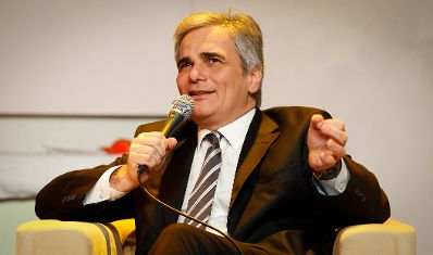 Am 13. Dezember 2011 nahm Bundeskanzler Werner Faymann an der Veranstaltung &quot;Zukunft am Wort - Traumjob Bundeskanzler?&quot; im MuseumsQuartier teil.