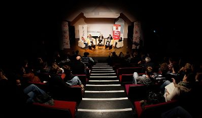 Am 13. Dezember 2011 nahm Bundeskanzler Werner Faymann an der Veranstaltung &quot;Zukunft am Wort - Traumjob Bundeskanzler?&quot; im MuseumsQuartier teil.