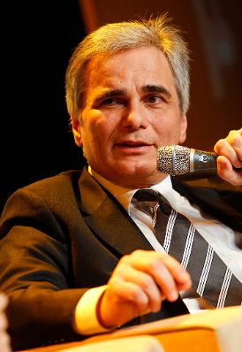 Am 13. Dezember 2011 nahm Bundeskanzler Werner Faymann an der Veranstaltung &quot;Zukunft am Wort - Traumjob Bundeskanzler?&quot; im MuseumsQuartier teil.