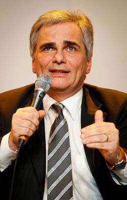 Am 13. Dezember 2011 nahm Bundeskanzler Werner Faymann an der Veranstaltung &quot;Zukunft am Wort - Traumjob Bundeskanzler?&quot; im MuseumsQuartier teil.
