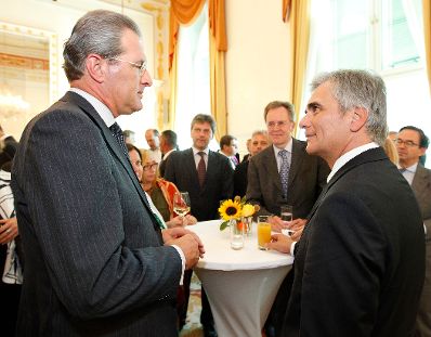 Am 2. September 2011 empfing Bundeskanzler Werner Faymann die Teilnehmerinnen und Teilnehmer der Botschafterkonferenz im Bundeskanzleramt.