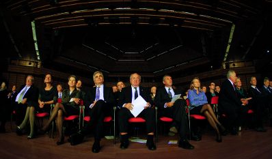 Am 8. November 2011 nahm Bundeskanzler Werner Faymann an der feierlichen Er&ouml;ffnung des Bundeskongresses der Gewerkschaft &ouml;ffentlicher Dienst im Wiener Austria Center teil.