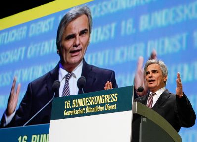 Am 8. November 2011 nahm Bundeskanzler Werner Faymann an der feierlichen Er&ouml;ffnung des Bundeskongresses der Gewerkschaft &ouml;ffentlicher Dienst im Wiener Austria Center teil.