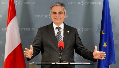 Am 9. Dezember 2011 endete in Br&uuml;ssel der zweit&auml;gige Europ&auml;ische Rat der EU-Staats- und Regierungschefs. Im Bild Bundeskanzler Werner Faymann bei der Pressekonferenz.