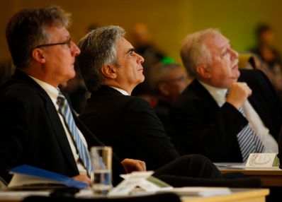 Am 10. November 2011 hielt Bundeskanzler Werner Faymann eine Rede bei der Global Social Business Summit 2011 im Kongresszentrum in der Messe Wien.