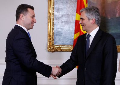 Am 21. November 2011 besuchte der Premierminister von Mazedonien Nikola Gruevski (l.) Bundeskanzler Werner Faymann (r.) zu einem Arbeitsgespr&auml;ch.