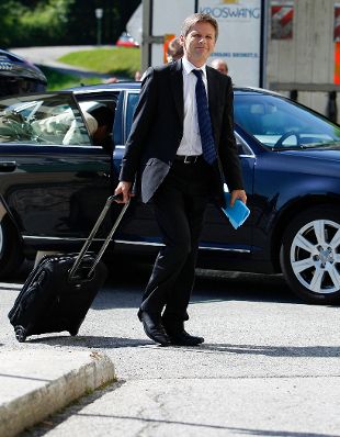 Am 30. Mai 2011 begann am Semmering die zweit&auml;gige Klausurtagung der Bundesregierung. Im Bild Staatssekret&auml;r Josef Ostermayer am Weg zur Regierungsklausur.