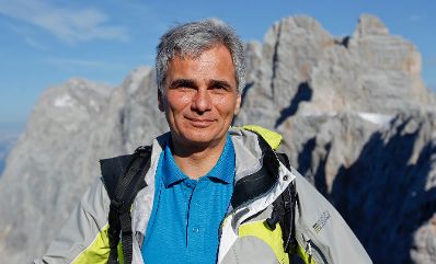 Am 18. August 2011 unternahm Bundeskanzler Werner Faymann eine Wanderung am Dachstein.