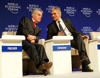 Am 8. Juni 2011 nahm der Bundeskanzler am World Economic Forum on Europe and Central Asia in der Wiener Hofburg teil. Im Bild Bundespr&auml;sident Heinz Fischer (l.) und Bundeskanzler Werner Faymann (r.).