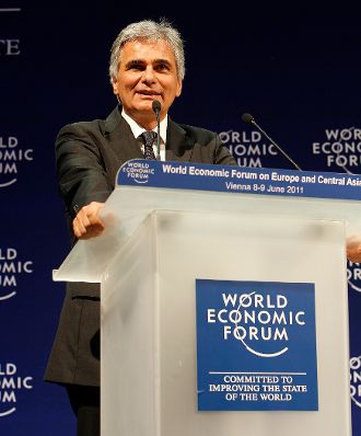 Am 8. Juni 2011 nahm Bundeskanzler Werner Faymann am World Economic Forum on Europe and Central Asia in der Wiener Hofburg teil. Im Bild