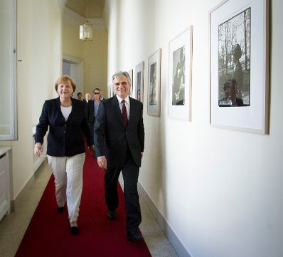 Offizieller Besuch der Bundeskanzlerin der Bundesrepublik Deutschland am 7. September 2012 in &Ouml;sterreich. Im Bild Bundeskanzler Werner Faymann (r.) mit Bundeskanzlerin Angela Merkel (l.) beim Fototermin im Bundeskanzleramt.
