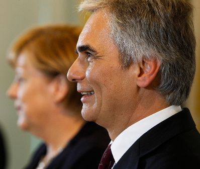 Offizieller Besuch der Bundeskanzlerin der Bundesrepublik Deutschland am 7. September 2012 in &Ouml;sterreich. Im Bild Bundeskanzler Werner Faymann (r.) mit Bundeskanzlerin Angela Merkel (l.) bei der gemeinsamen Pressekonferenz im Bundeskanzleramt.