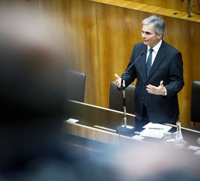 Am 13. November 2012 sprach Bundeskanzler Werner Faymann (im Bild) in der Aktuellen Europastunde bei der Nationalratssitzung im Parlament zum Thema &quot;H&ouml;here EU-Beitr&auml;ge&quot;.