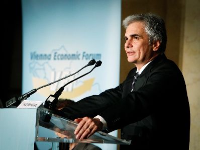 Am 19. November 2012 hielt Bundeskanzler Werner Faymann eine Rede bei dem Vienna Economic Forum im Palais Nieder&ouml;sterreich.
