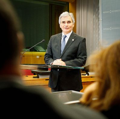 Am 23. November 2012 endete in Br&uuml;ssel der 2-t&auml;gige Europ&auml;ische Rat der EU-Staats- und Regierungschefs. Im Bild Bundeskanzler Werner Faymann bei der Pressekonferenz.