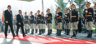 Am 28. November 2012 traf Bundeskanzler Werner Faymann (r.) den rum&auml;nischen Premierminister Victor Ponta (l.) im Rahmen des offiziellen Arbeitsbesuchs in Rum&auml;nien.