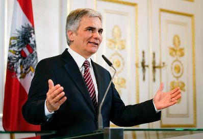 Bundeskanzler Werner Faymann beim Pressefoyer nach dem Ministerrat am 10. Dezember 2012 im Bundeskanzleramt.