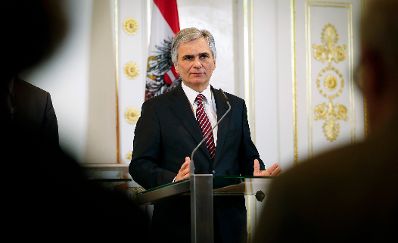 Bundeskanzler Werner Faymann beim Pressefoyer nach dem Ministerrat am 10. Dezember 2012 im Bundeskanzleramt.