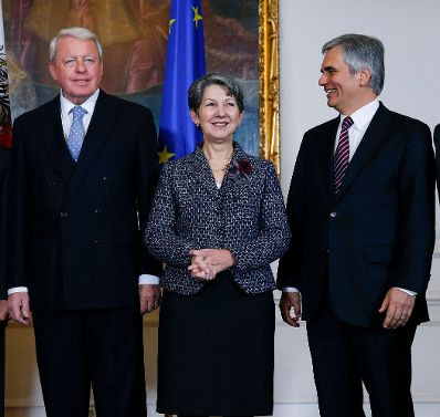 Am 11. Dezember 2012 lud Bundeskanzler Werner Faymann (r.) aus Anlass des 75. Geburtstages von Bundeskanzler a.D. Franz Vranitzky (l.) zu einem Empfang in das Bundeskanzleramt. Im Bild mit Parlamentpr&auml;sidentin Barbara Prammer (m.).