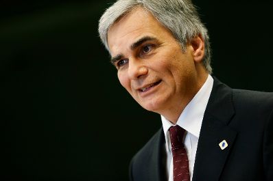 Am 14. Dezember 2012 endete in Br&uuml;ssel der zweit&auml;gige Europ&auml;ische Rat der EU-Staats- und Regierungschefs. Im Bild Bundeskanzler Werner Faymann bei der Pressekonferenz.