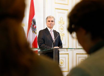 Bundeskanzler Werner Faymann beim Pressefoyer nach dem Ministerrat am 18. Dezember 2012 im Bundeskanzleramt.