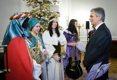 Am 28. Dezember 2012 empfing Bundeskanzler Werner Faymann Sternsinger im Bundeskanzleramt.