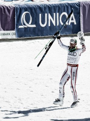 Am 14. M&auml;rz 2012 besuchte Bundeskanzler Werner Faymann das Ski-Weltcup-Finale in Schladming. Im Bild Abfahrts-Weltcup-Sieger Klaus Kr&ouml;ll.