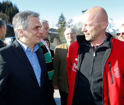 Im Anschluss an das Ski-Weltcup-Finale in Schladming am 14. M&auml;rz 2012 besuchte Bundeskanzler Werner Faymann (l.) einen Empfang des steirischen Landeshauptmanns Franz Voves in Rohrmoos-Untertal.