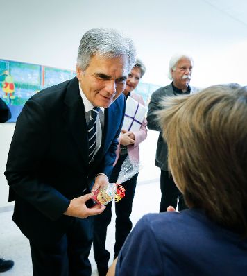Am 26. Juni 2013 besuchte Bundeskanzler Werner Faymann gemeinsam mit Unterrichtsministerin Claudia Schmidt die Ganztagsvolksschule Zieglergasse 21 in Wien.