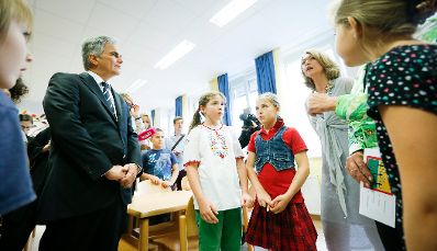 Am 26. Juni 2013 besuchte Bundeskanzler Werner Faymann gemeinsam mit Unterrichtsministerin Claudia Schmidt die Ganztagsvolksschule Zieglergasse 21 in Wien.
