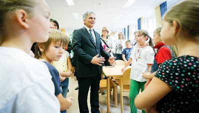 Am 26. Juni 2013 besuchte Bundeskanzler Werner Faymann gemeinsam mit Unterrichtsministerin Claudia Schmidt die Ganztagsvolksschule Zieglergasse 21 in Wien.